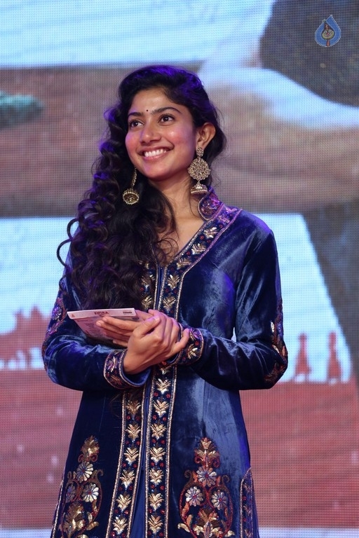 Sai Pallavi at Fidaa Audio Launch - 23 / 31 photos
