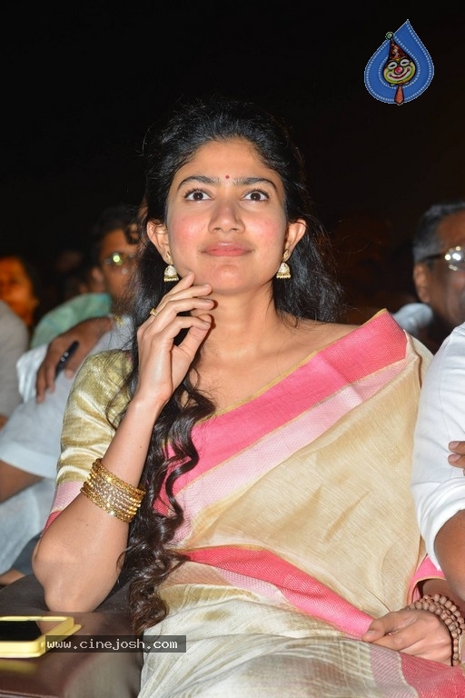 Sai Pallavi at MCA Pre Release Event - 15 / 21 photos