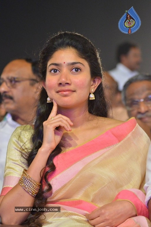 Sai Pallavi at MCA Pre Release Event - 16 / 21 photos