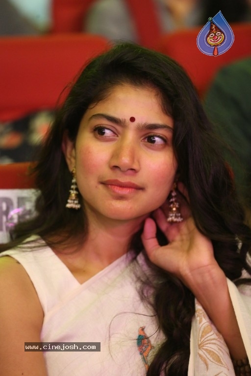 Sai Pallavi New Gallery - 12 / 21 photos