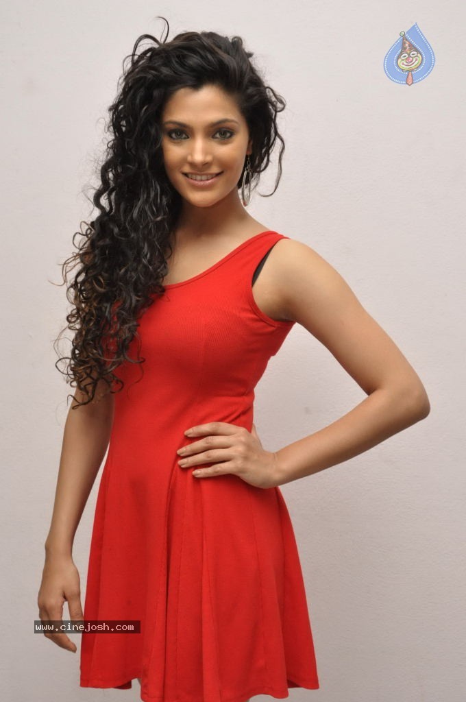 Saiyami Kher Hot Photos - 115 / 122 photos