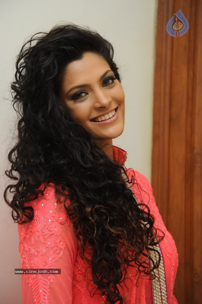 Saiyami Kher New Stills - 16 / 94 photos