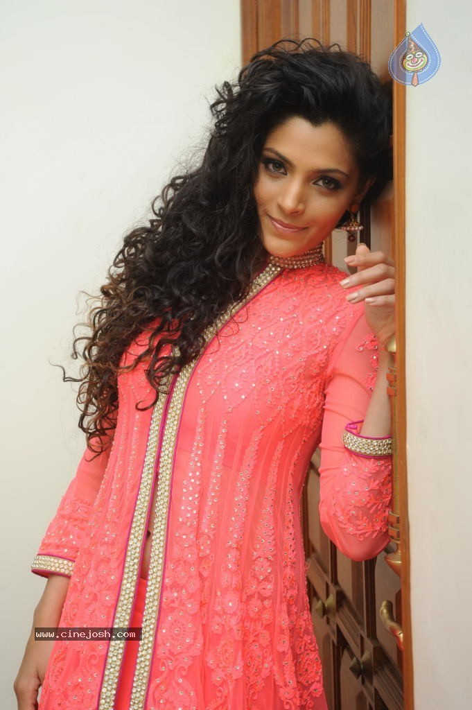 Saiyami Kher New Stills - 20 / 94 photos