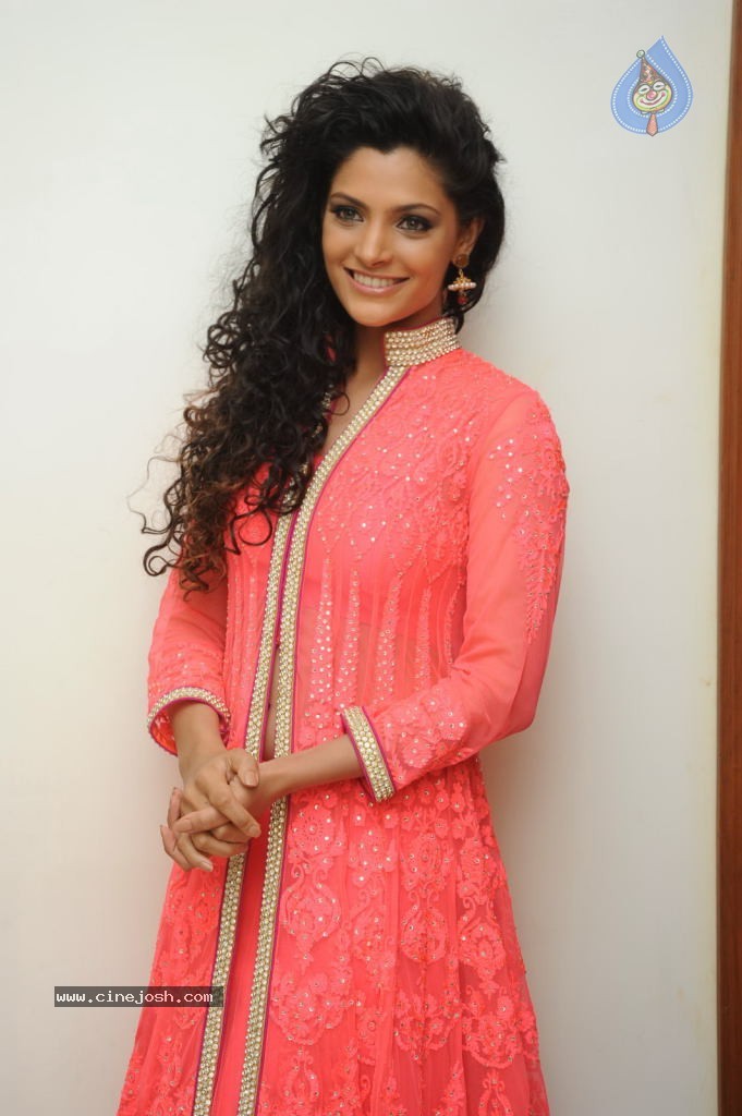 Saiyami Kher New Stills - 33 / 94 photos
