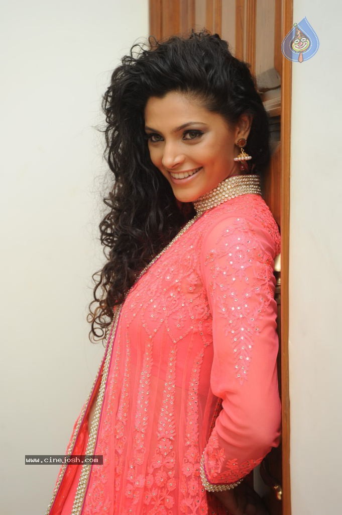 Saiyami Kher New Stills - 55 / 94 photos