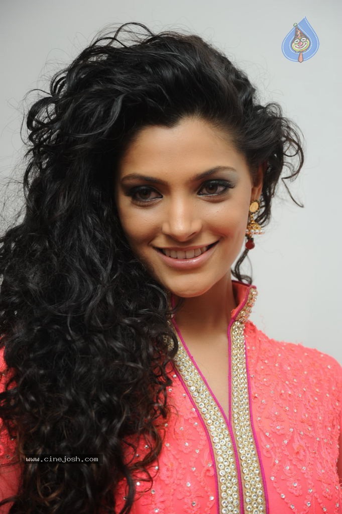 Saiyami Kher New Stills - 57 / 94 photos