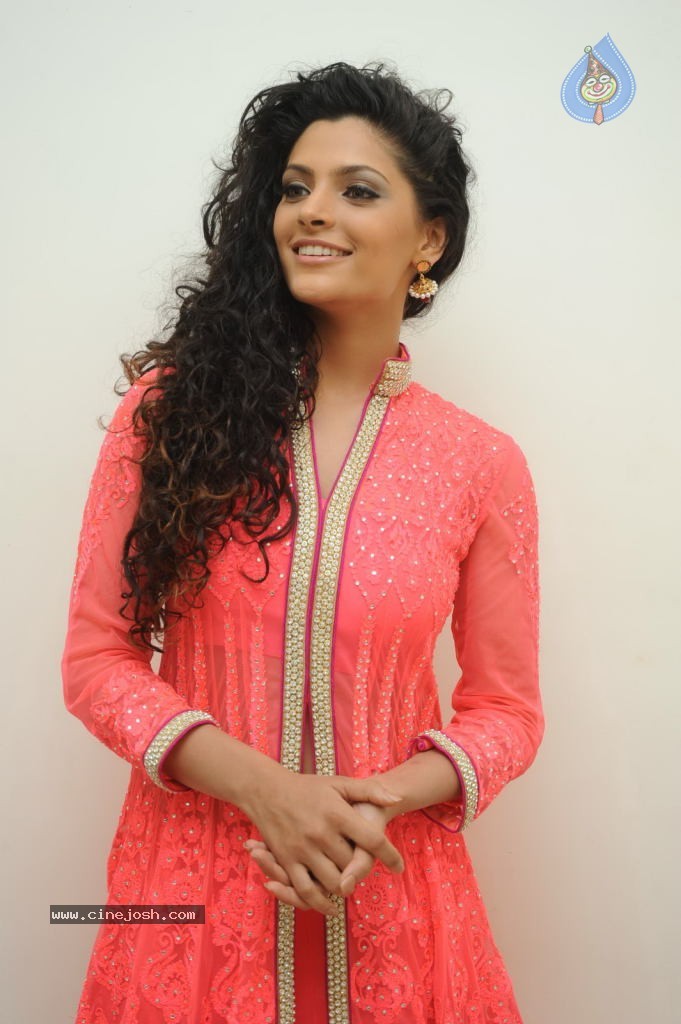 Saiyami Kher New Stills - 75 / 94 photos