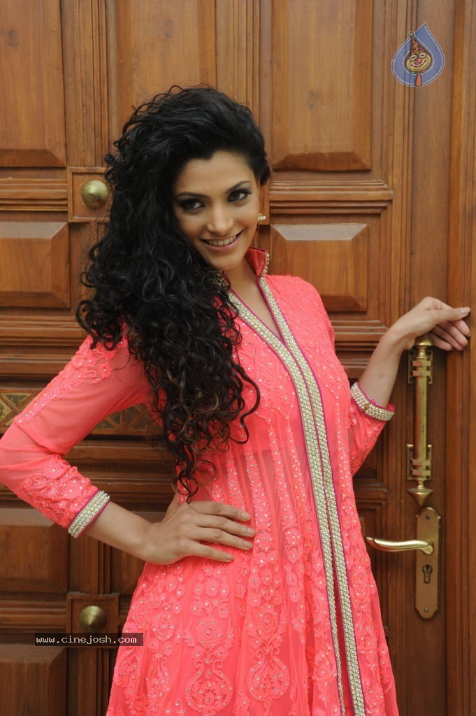 Saiyami Kher New Stills - 85 / 94 photos