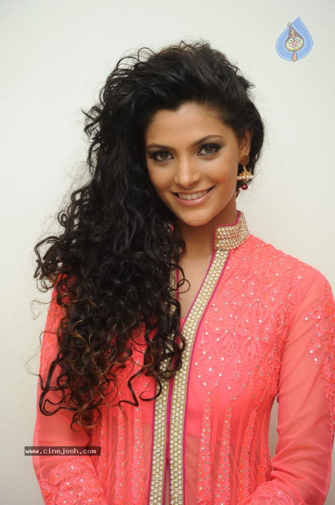 Saiyami Kher New Stills - 88 / 94 photos