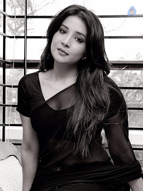 Sakshi Agarwal Latest Stills - 5 / 5 photos