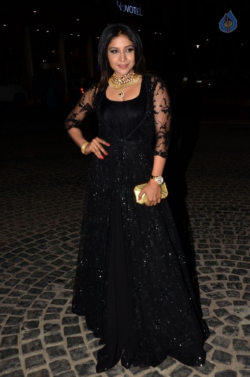 Sakshi Agarwal New Pics - 23 / 30 photos