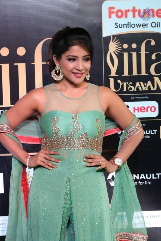 Sakshi Agarwal Pics - 4 / 56 photos