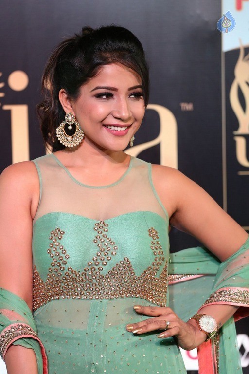 Sakshi Agarwal Pics - 10 / 56 photos