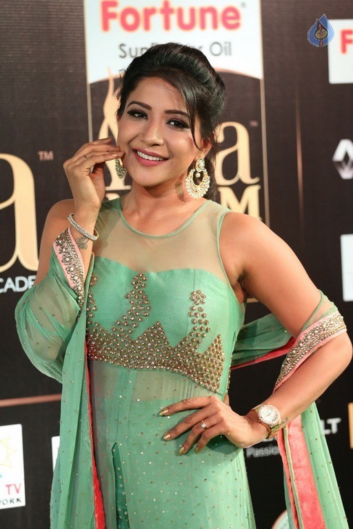 Sakshi Agarwal Pics - 13 / 56 photos