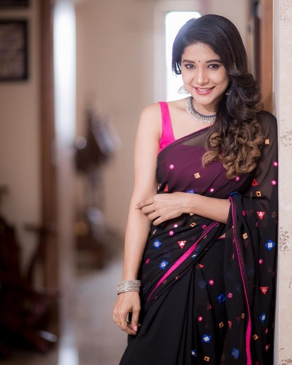 Sakshi Agarwal Stills - 7 / 11 photos