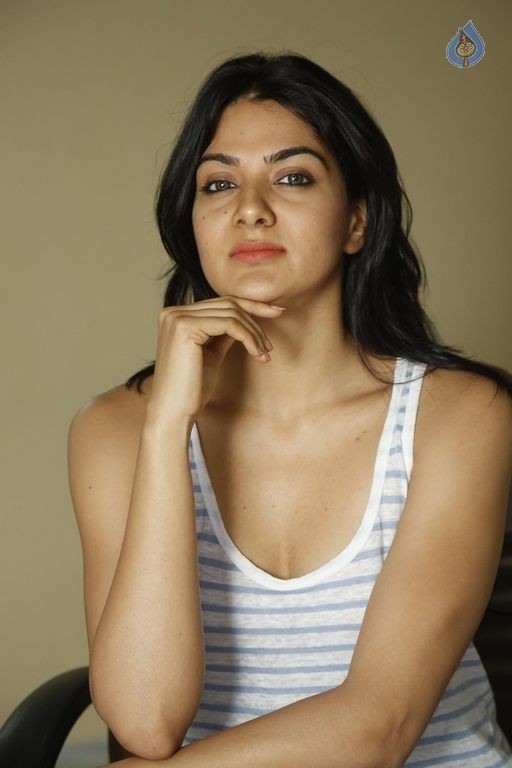 Sakshi Chaudhary New Photos - 42 / 48 photos