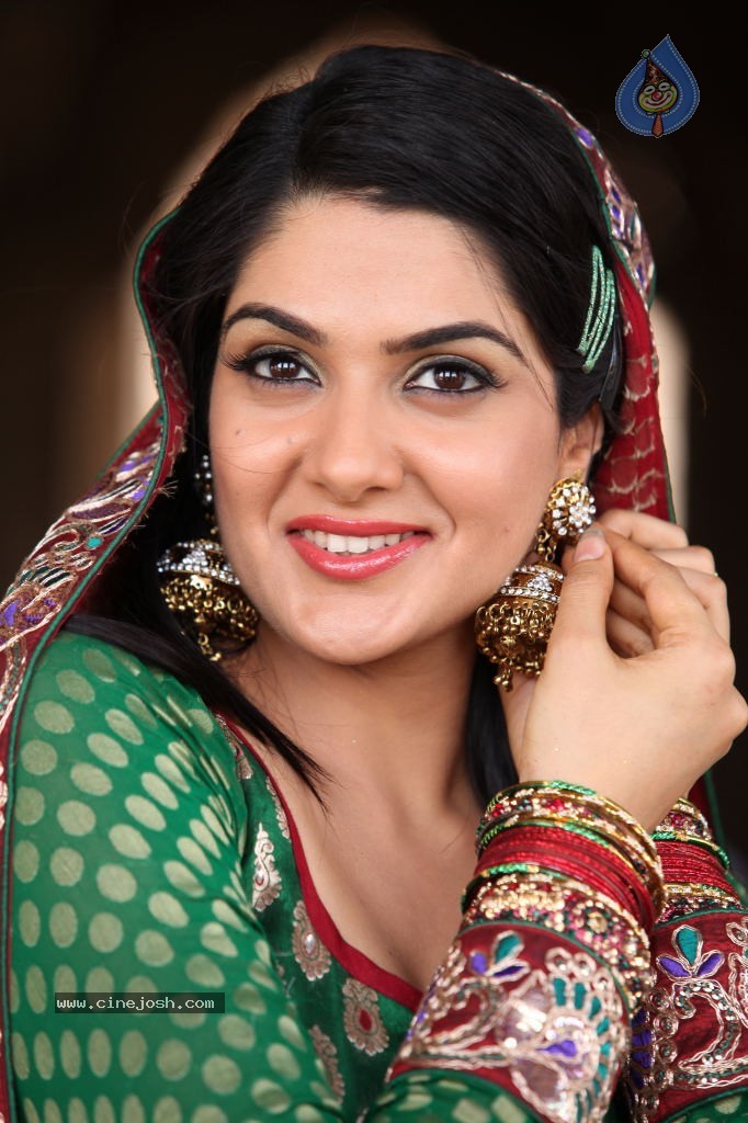 Sakshi Choudary Gallery - 101 / 152 photos