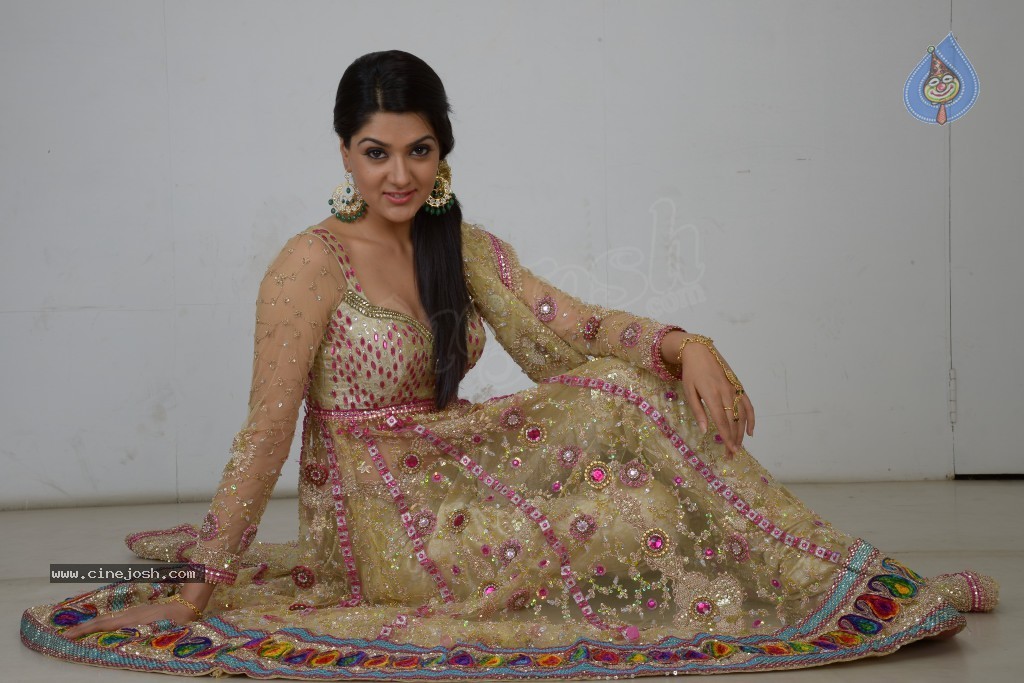 Sakshi Choudary Hot Gallery - 14 / 127 photos
