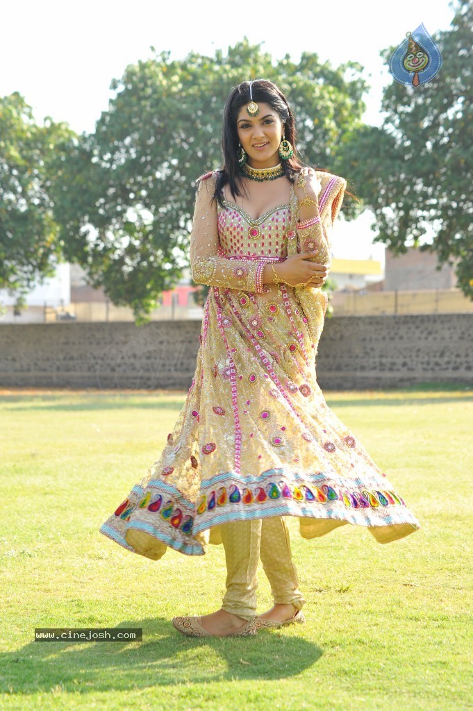 Sakshi Choudary Hot Gallery - 17 / 127 photos