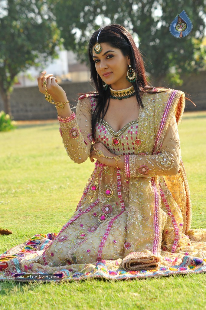 Sakshi Choudary Hot Gallery - 19 / 127 photos
