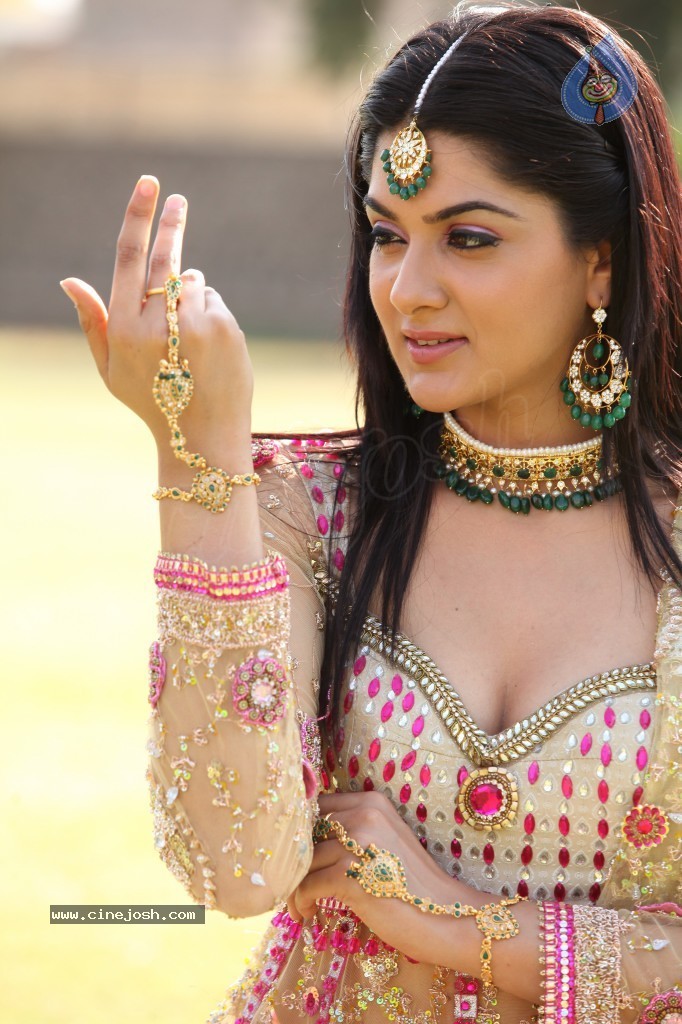 Sakshi Choudary Hot Gallery - 29 / 127 photos