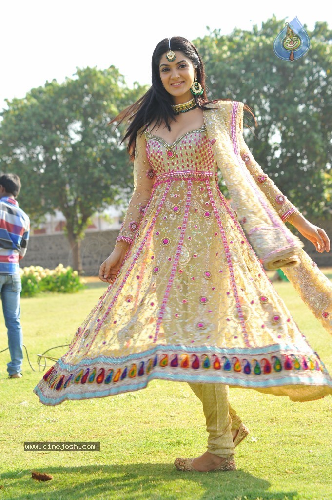 Sakshi Choudary Hot Gallery - 32 / 127 photos