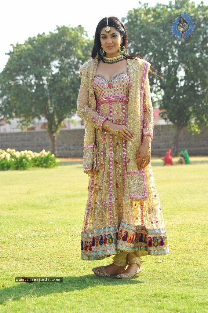 Sakshi Choudary Hot Gallery - 52 / 127 photos