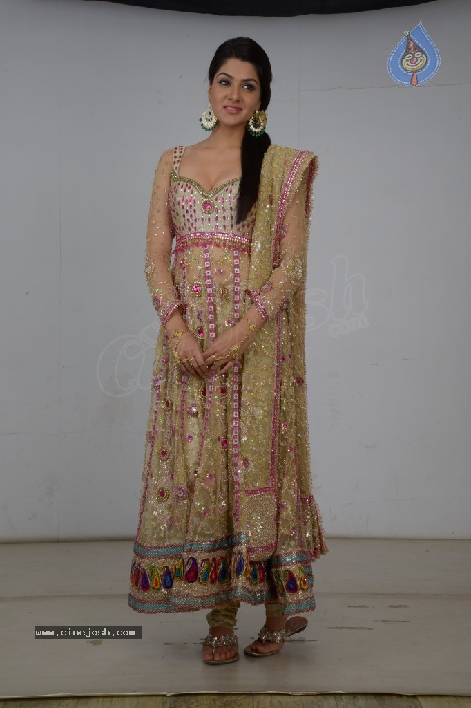 Sakshi Choudary Hot Gallery - 77 / 127 photos