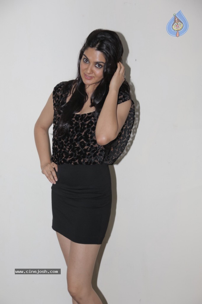 Sakshi Choudary Hot Gallery - 53 / 94 photos