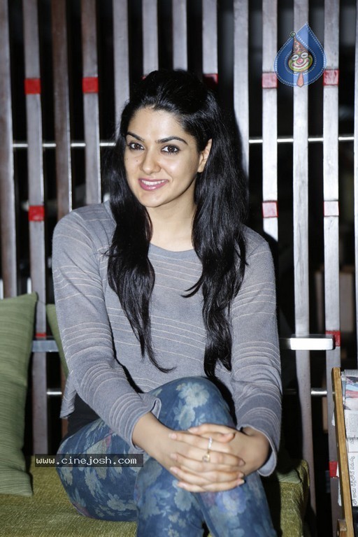 Sakshi Choudary Latest Stills - 32 / 106 photos