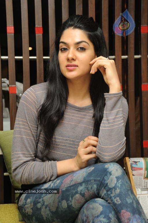 Sakshi Choudary Latest Stills - 45 / 106 photos
