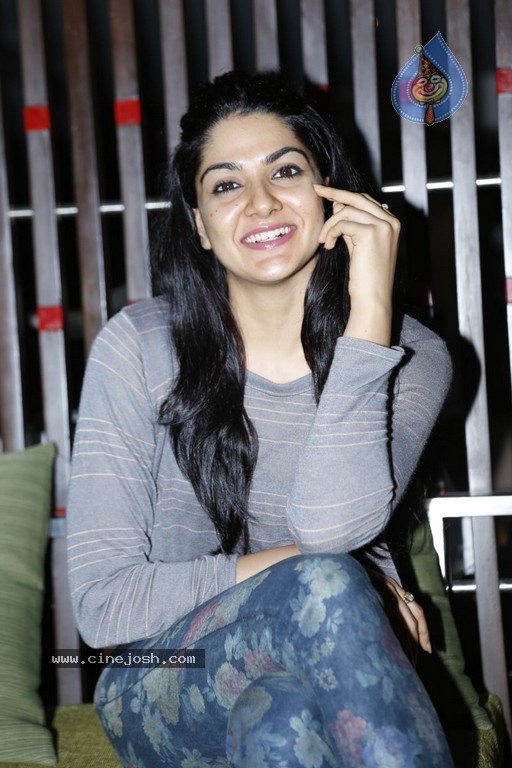 Sakshi Choudary Latest Stills - 104 / 106 photos