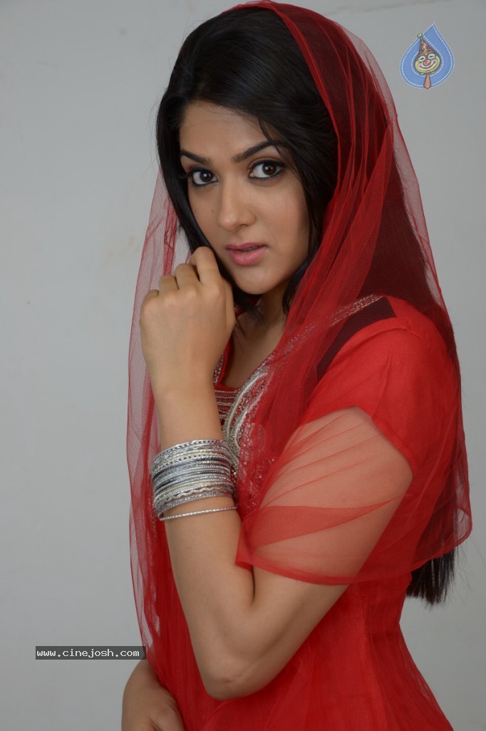 Sakshi Choudhary New Stills - 29 / 63 photos