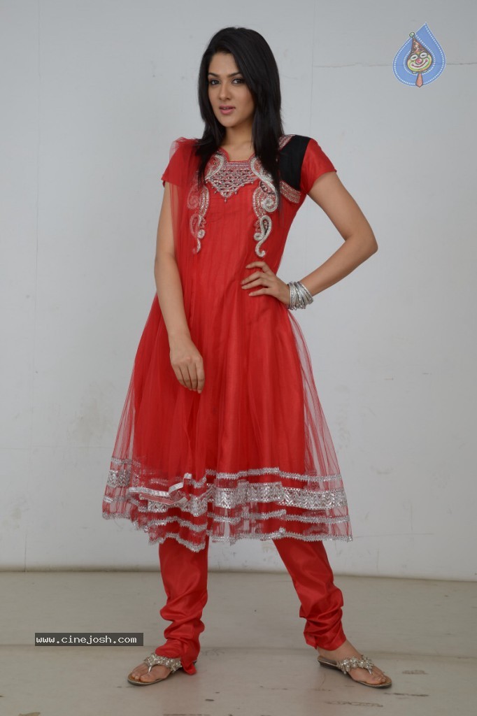 Sakshi Choudhary New Stills - 59 / 63 photos