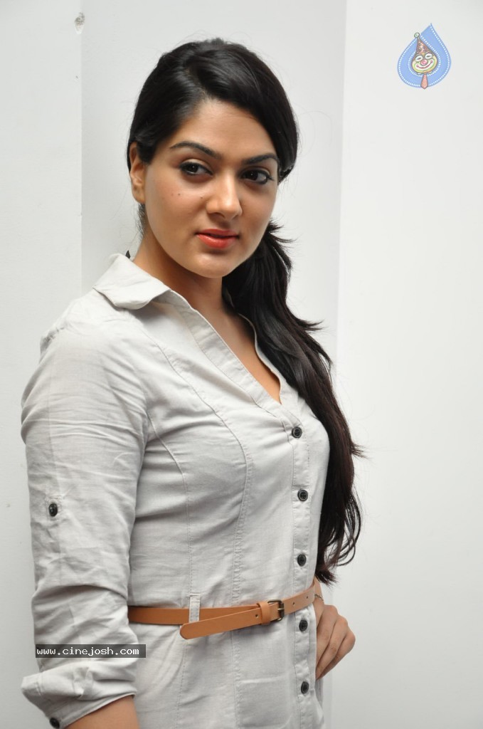 Sakshi Chowdary New Gallery - 19 / 83 photos