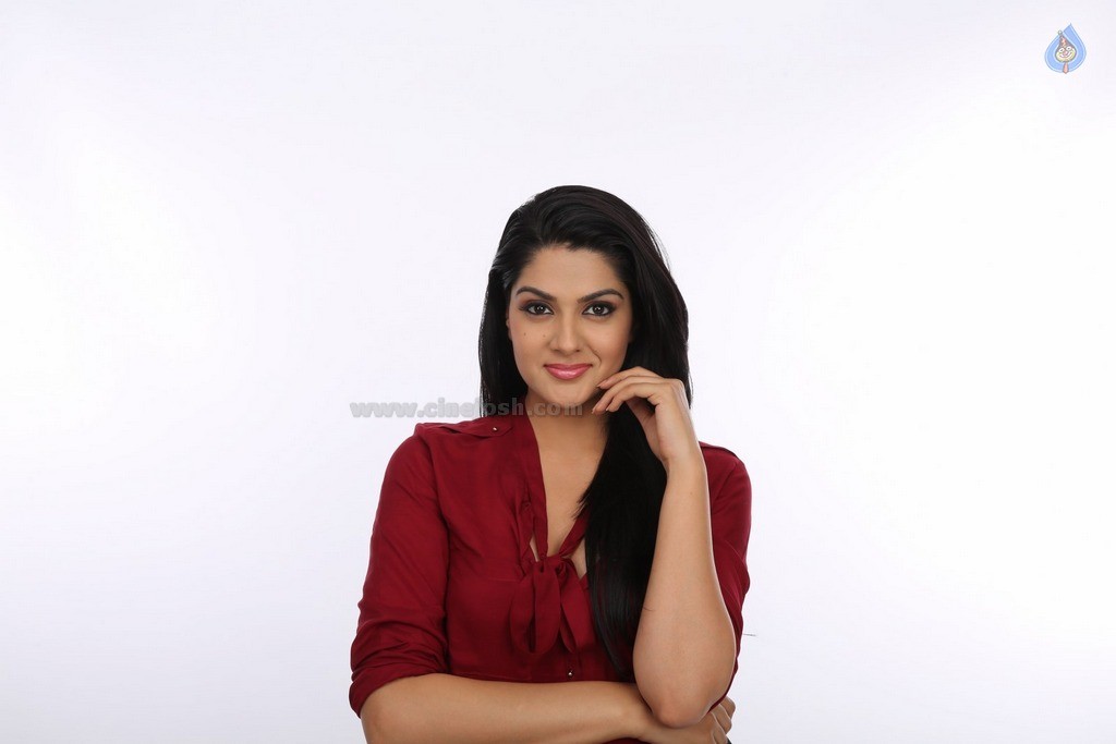 Sakshi Chowdary New Photos - 8 / 42 photos