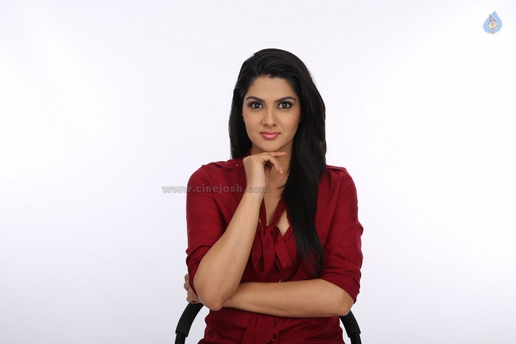 Sakshi Chowdary New Photos - 40 / 42 photos