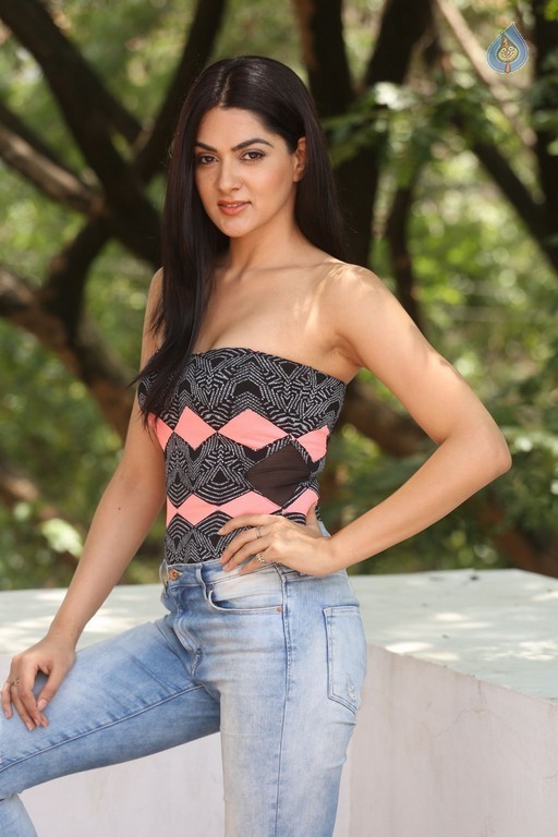 Sakshi Chowdary New Pics - 6 / 54 photos