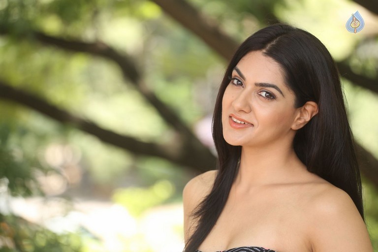 Sakshi Chowdary New Pics - 7 / 54 photos