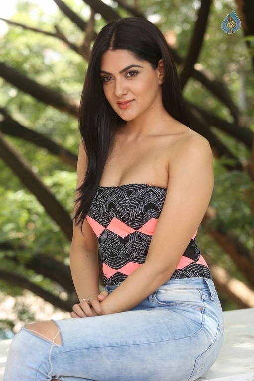 Sakshi Chowdary New Pics - 8 / 54 photos