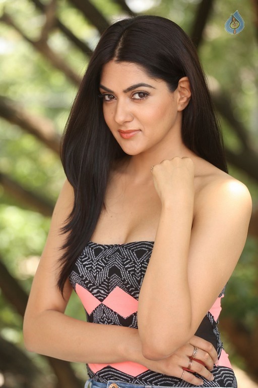 Sakshi Chowdary New Pics - 19 / 54 photos