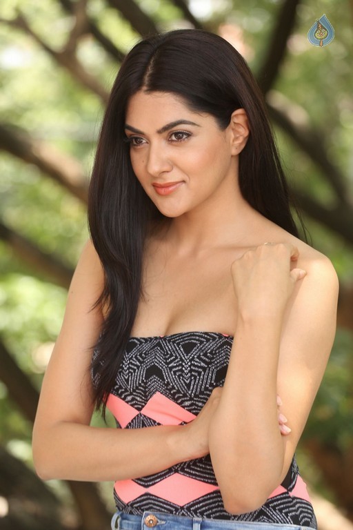 Sakshi Chowdary New Pics - 50 / 54 photos
