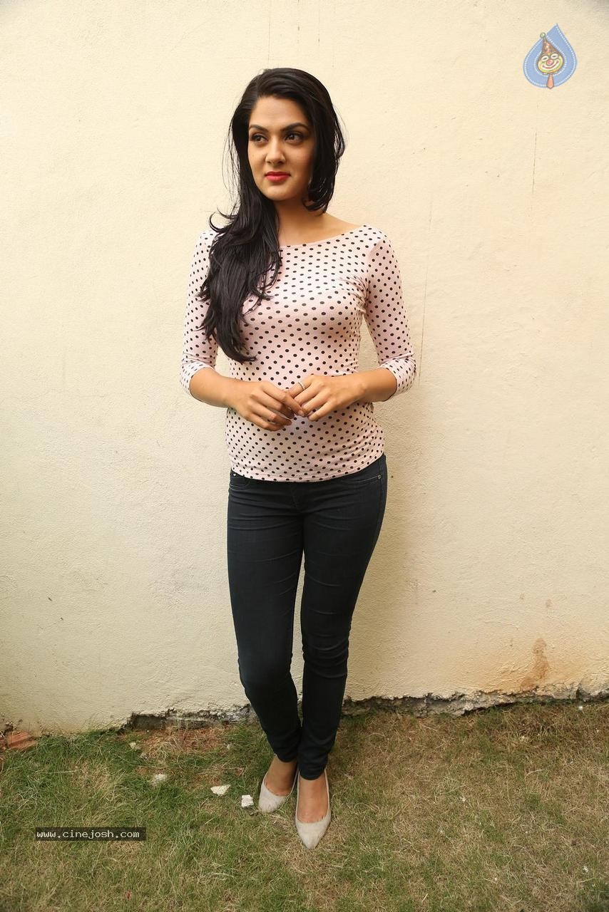 Sakshi Chowdhary New Photos - 73 / 85 photos