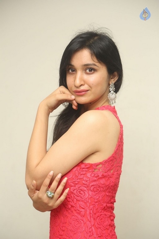 Sakshi Kakkar New Photos - 2 / 35 photos
