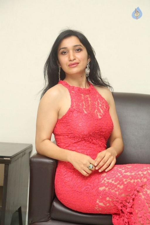 Sakshi Kakkar New Photos - 30 / 35 photos