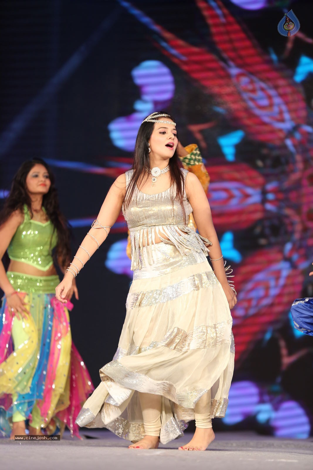 Saloni at Gama Awards 2014 - 10 / 35 photos