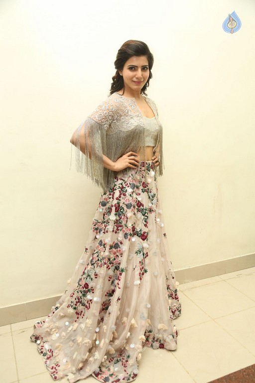 Samantha at A Aa Audio Launch - 9 / 41 photos