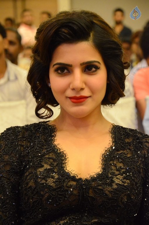Samantha at A Aa Success Meet - 7 / 52 photos