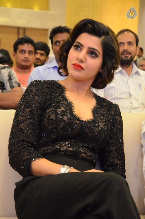 Samantha at A Aa Success Meet - 11 / 52 photos