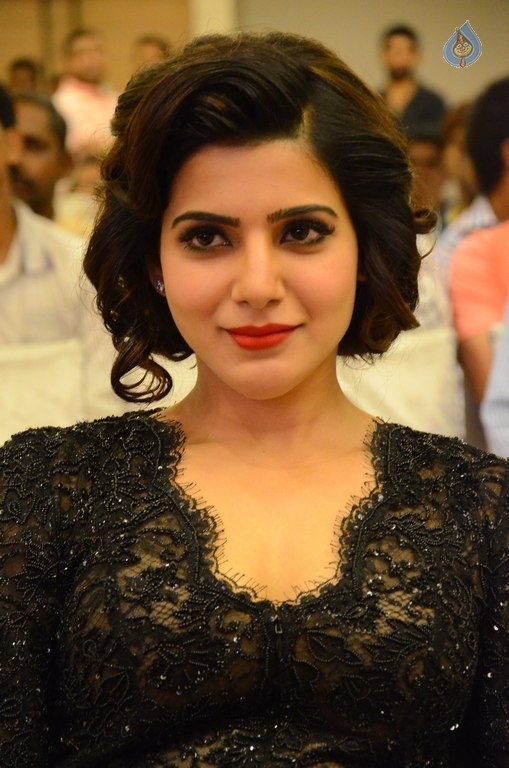 Samantha at A Aa Success Meet - 15 / 52 photos